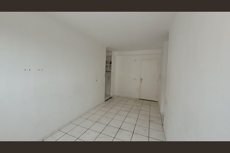 Sala de apartamento para alugar com 2 quartos, 47m² em Jardim Cristiano, Itaquaquecetuba
