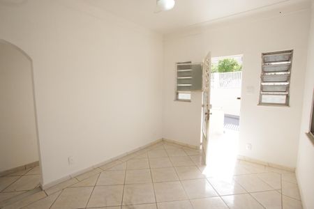 Sala de casa para alugar com 3 quartos, 80m² em Tanque, Rio de Janeiro