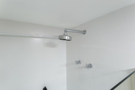 Banheiro de kitnet/studio para alugar com 1 quarto, 20m² em Indianópolis, São Paulo