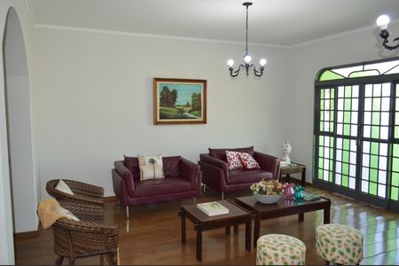Casa para alugar com 3 quartos, 329m² em Ribeirânia, Ribeirão Preto