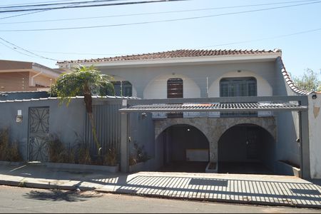 Casa para alugar com 4 quartos, 329m² em Ribeirânia, Ribeirão Preto