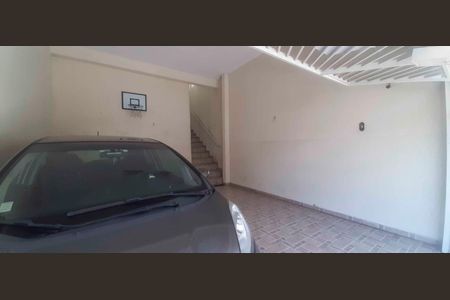 Casa à venda com 205m², 4 quartos e 2 vagas