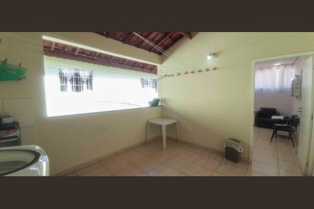 Casa à venda com 205m², 4 quartos e 2 vagas