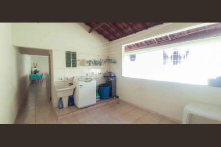 Casa à venda com 205m², 4 quartos e 2 vagas Casa à venda com 205m², 4 quartos e 2 vagasÁrea de Serviço