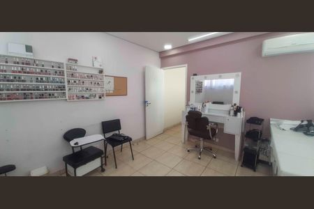 Casa à venda com 205m², 4 quartos e 2 vagas
