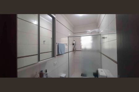 Casa à venda com 205m², 4 quartos e 2 vagas Casa à venda com 205m², 4 quartos e 2 vagasBanheiro da Suíte