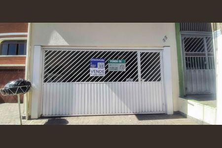 Casa à venda com 205m², 4 quartos e 2 vagas