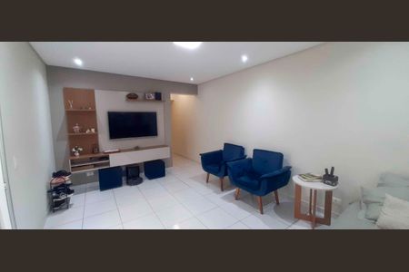 Casa à venda com 205m², 4 quartos e 2 vagas Casa à venda com 205m², 4 quartos e 2 vagasSala