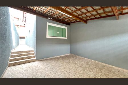 Garagem de casa para alugar com 3 quartos, 145m² em Jardim Presidente Dutra, Guarulhos