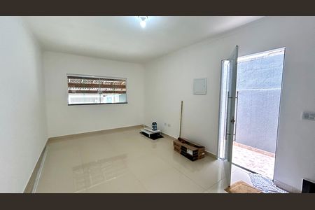 Sala de casa para alugar com 3 quartos, 145m² em Jardim Presidente Dutra, Guarulhos