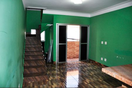 Casa para alugar com 2 quartos, 80m² em Parque Taipas, São Paulo