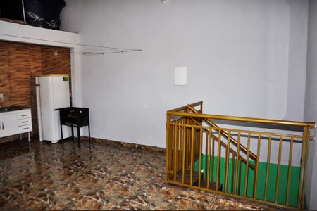 Área de serviço de casa para alugar com 2 quartos, 80m² em Parque Taipas, São Paulo