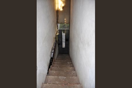 Corredor de casa para alugar com 2 quartos, 80m² em Parque Taipas, São Paulo