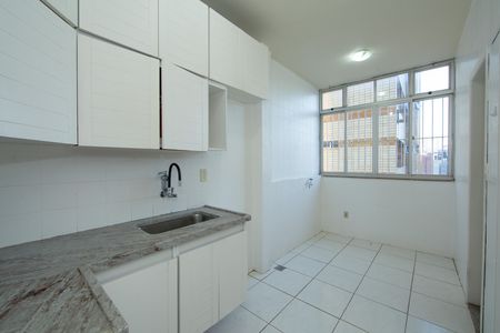 COZINHA de apartamento para alugar com 2 quartos, 65m² em Savassi, Belo Horizonte