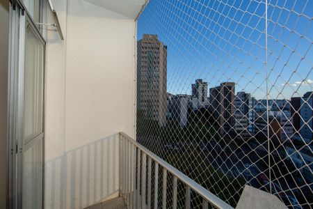 VARANDA de apartamento para alugar com 2 quartos, 65m² em Savassi, Belo Horizonte