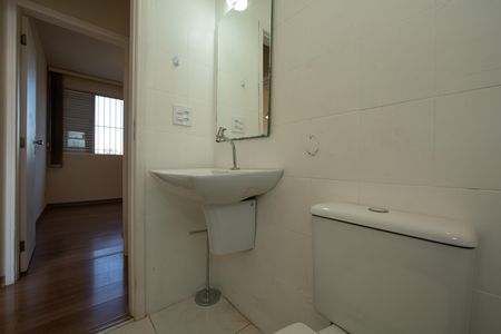 BANHEIRO de apartamento para alugar com 2 quartos, 65m² em Savassi, Belo Horizonte