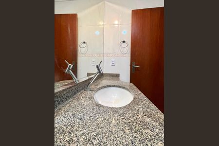 Apartamento à venda com 93m², 3 quartos e 1 vaga Apartamento à venda com 93m², 3 quartos e 1 vagaBanheiro