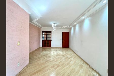 Apartamento à venda com 93m², 3 quartos e 1 vaga Apartamento à venda com 93m², 3 quartos e 1 vagaSala