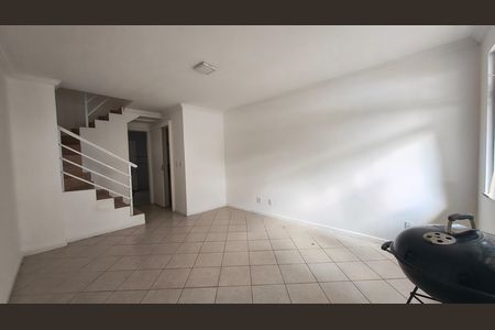 Casa de condomínio à venda com 116m², 3 quartos e 1 vaga