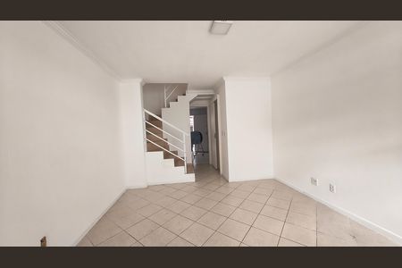 Casa de condomínio à venda com 116m², 3 quartos e 1 vaga