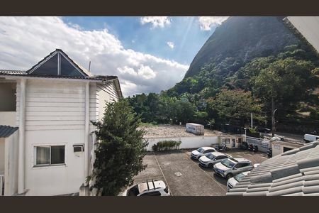 Casa de condomínio à venda com 116m², 3 quartos e 1 vaga