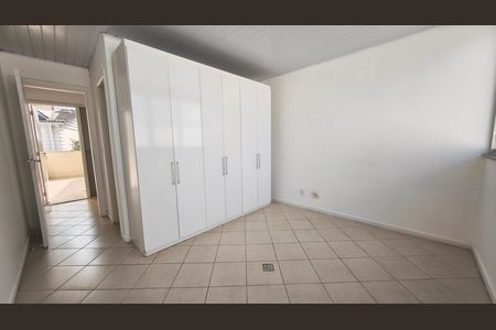 Casa de condomínio à venda com 116m², 3 quartos e 1 vaga