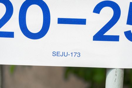 Placa instalada SEJU-173 de apartamento à venda com 1 quarto, 31m² em Tijuca, Rio de Janeiro