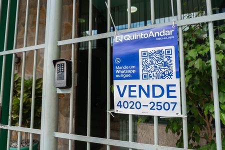 Placa instalada SEJU-173 de apartamento à venda com 1 quarto, 31m² em Tijuca, Rio de Janeiro