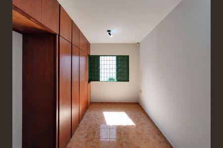 Quarto de casa para alugar com 3 quartos, 115m² em Jardim Karaíba, Uberlândia