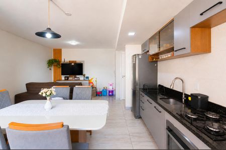 Cozinha de apartamento à venda com 2 quartos, 53m² em Fátima, Canoas