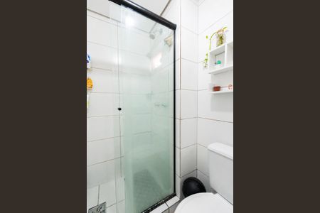 Banheiro de apartamento à venda com 2 quartos, 53m² em Fátima, Canoas