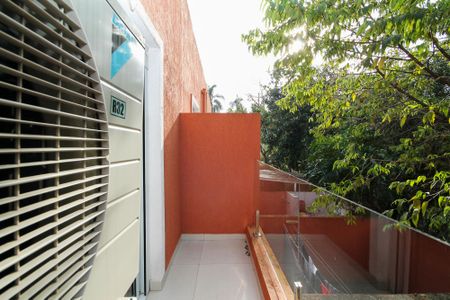 Varanda Quarto 2 de casa de condomínio para alugar com 2 quartos, 70m² em Paisagem Renoir, Cotia