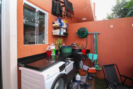 Lavanderia de casa de condomínio para alugar com 2 quartos, 70m² em Paisagem Renoir, Cotia