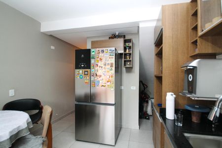 Cozinha de casa de condomínio para alugar com 2 quartos, 70m² em Paisagem Renoir, Cotia