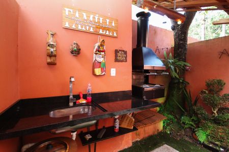 Quintal/ Churrasqueira de casa de condomínio para alugar com 2 quartos, 70m² em Paisagem Renoir, Cotia