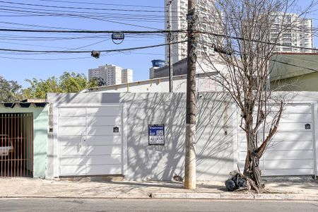 Fachada + plaquinha de casa para alugar com 2 quartos, 100m² em Santa Maria, São Caetano do Sul