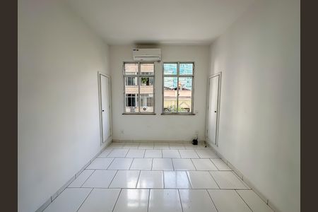 Apartamento para alugar com 56m², 2 quartos e sem vaga