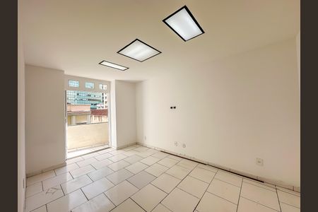 Apartamento para alugar com 56m², 2 quartos e sem vaga