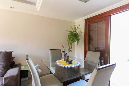Sala de casa de condomínio para alugar com 2 quartos, 100m² em Mato Grande, Canoas