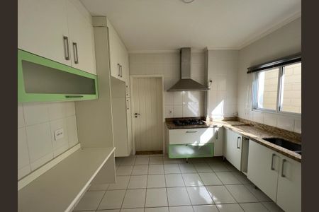 Casa à venda com 262m², 3 quartos e 4 vagas