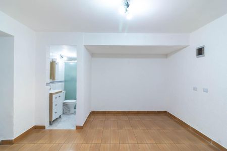 Sala de casa para alugar com 1 quarto, 55m² em Vila Carbone, São Paulo
