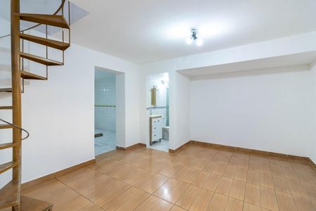 Casa para alugar com 1 quarto, 55m² em Vila Carbone, São Paulo