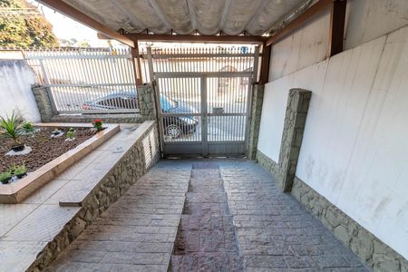 Garagem de casa para alugar com 1 quarto, 55m² em Vila Carbone, São Paulo