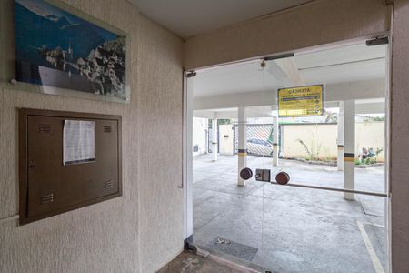 Entrada de apartamento à venda com 2 quartos, 55m² em São Joaquim, Contagem