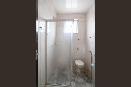 Banheiro social  de apartamento à venda com 2 quartos, 55m² em São Joaquim, Contagem
