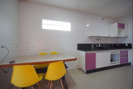 Cozinha de apartamento para alugar com 3 quartos, 91m² em São João do Rio Vermelho, Florianópolis