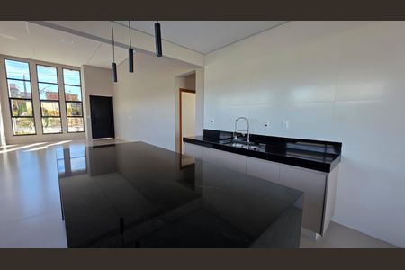 Sala/Cozinha de casa de condomínio à venda com 4 quartos, 180m² em Residencial Parque dos Buritis, Lagoa Santa