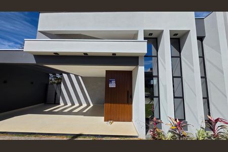 Fachada de casa de condomínio à venda com 4 quartos, 180m² em Residencial Parque dos Buritis, Lagoa Santa