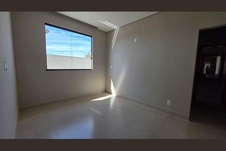 Suíte de casa de condomínio à venda com 4 quartos, 180m² em Residencial Parque dos Buritis, Lagoa Santa