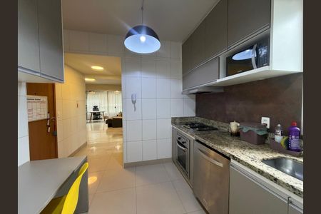 Cozinha de apartamento à venda com 3 quartos, 112m² em Buritis, Belo Horizonte